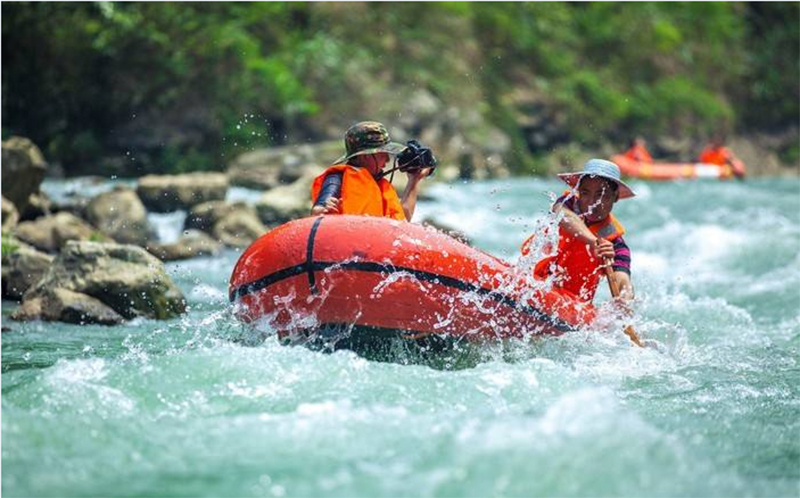 浙东清凉之旅：在岩头古村漂流感受夏日激情！